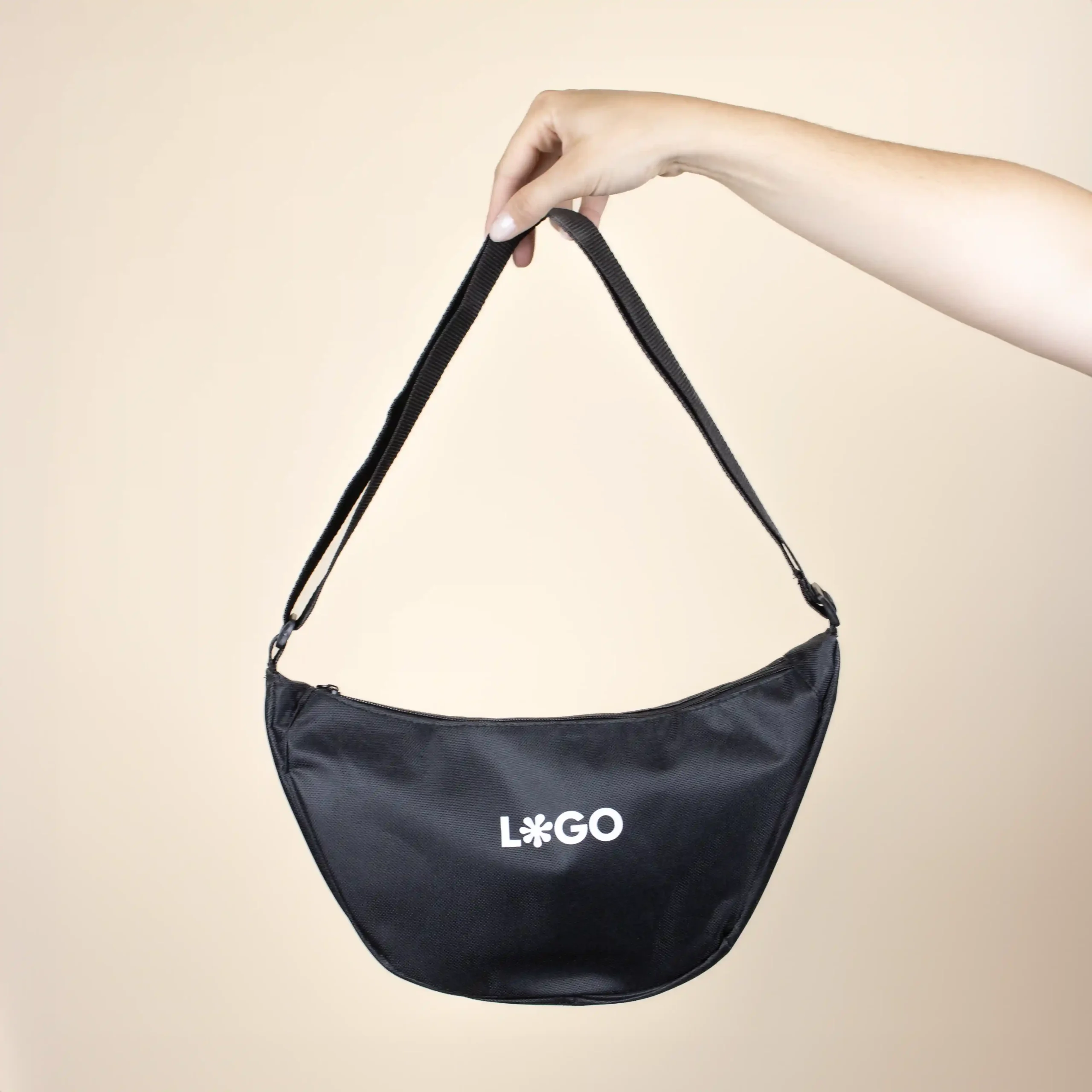 NOON: Riñonera media luna de rPET