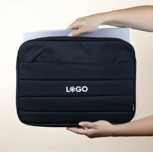 KIRA: Funda de portátil rPET 15.6 pulgadas